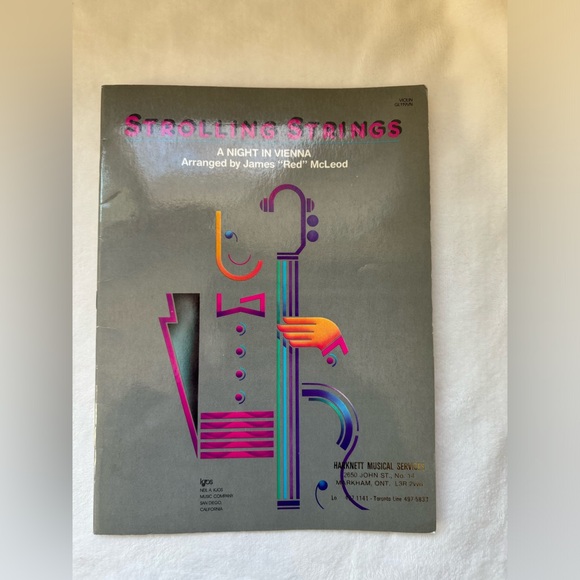 Strolling Strings violin music books - Picture 7 of 11